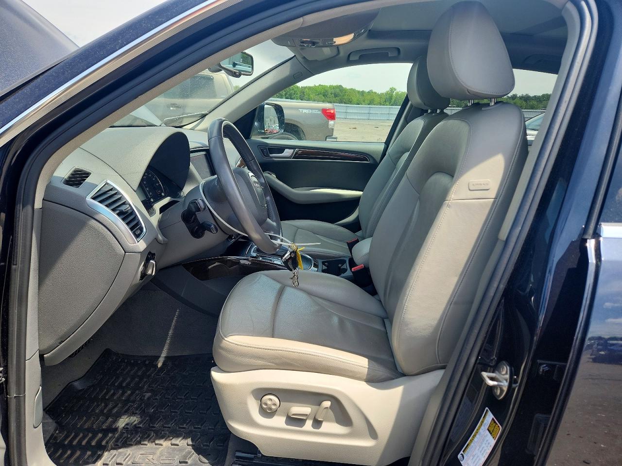 2012 AUDI Q5 Premium Plus