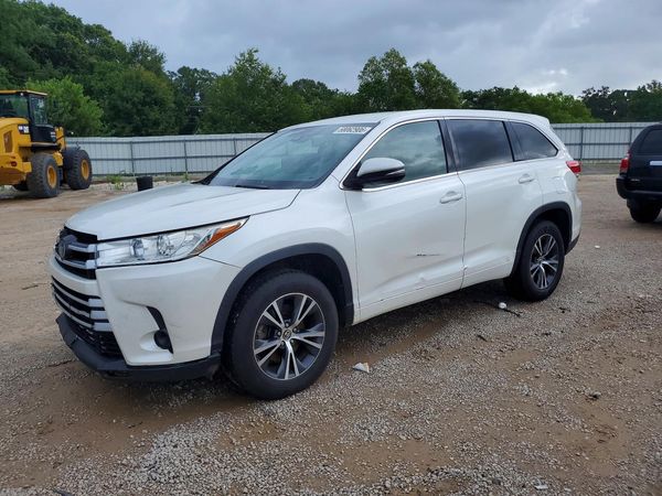 2017 TOYOTA HIGHLANDER LE/LE Plus