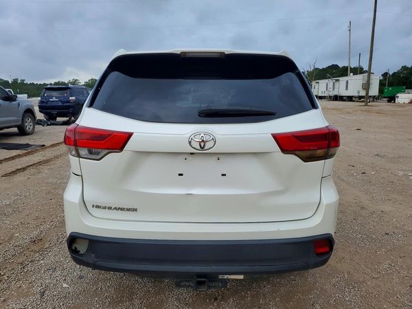 2017 TOYOTA HIGHLANDER LE/LE Plus