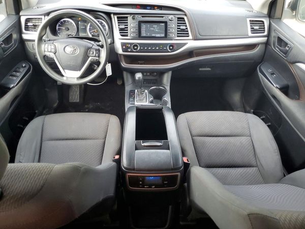 2017 TOYOTA HIGHLANDER LE/LE Plus