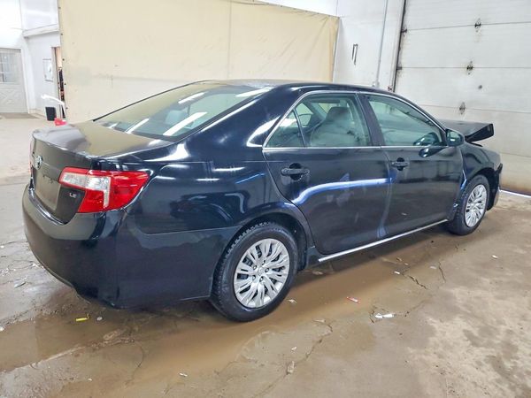 2013 TOYOTA CAMRY
