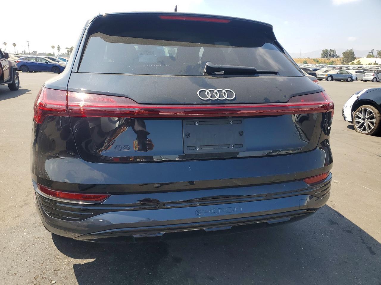 2024 AUDI Q8 E-TRON quattro Premium Plus