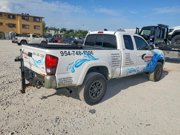2018 TOYOTA TACOMA