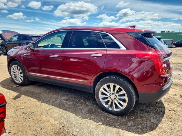 2017 CADILLAC XT5 Platinum