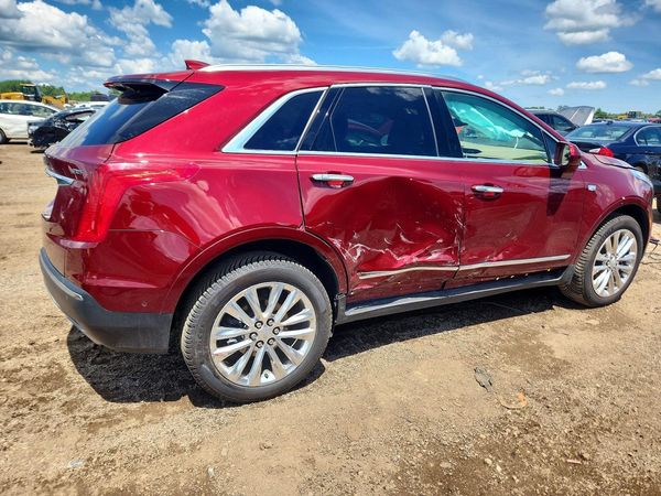 2017 CADILLAC XT5 Platinum