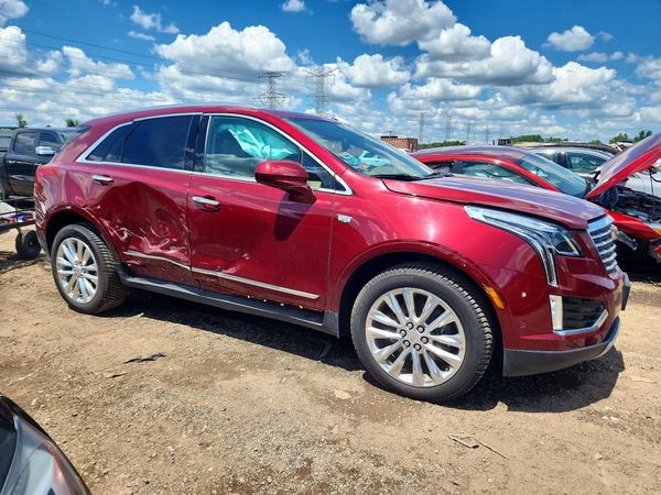 2017 CADILLAC XT5 Platinum