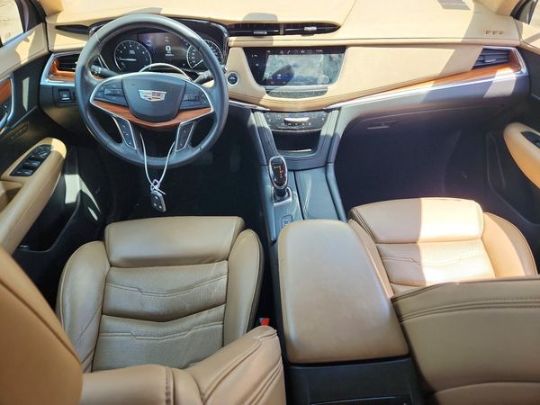 2017 CADILLAC XT5 Platinum