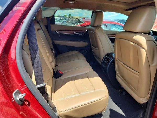 2017 CADILLAC XT5 Platinum