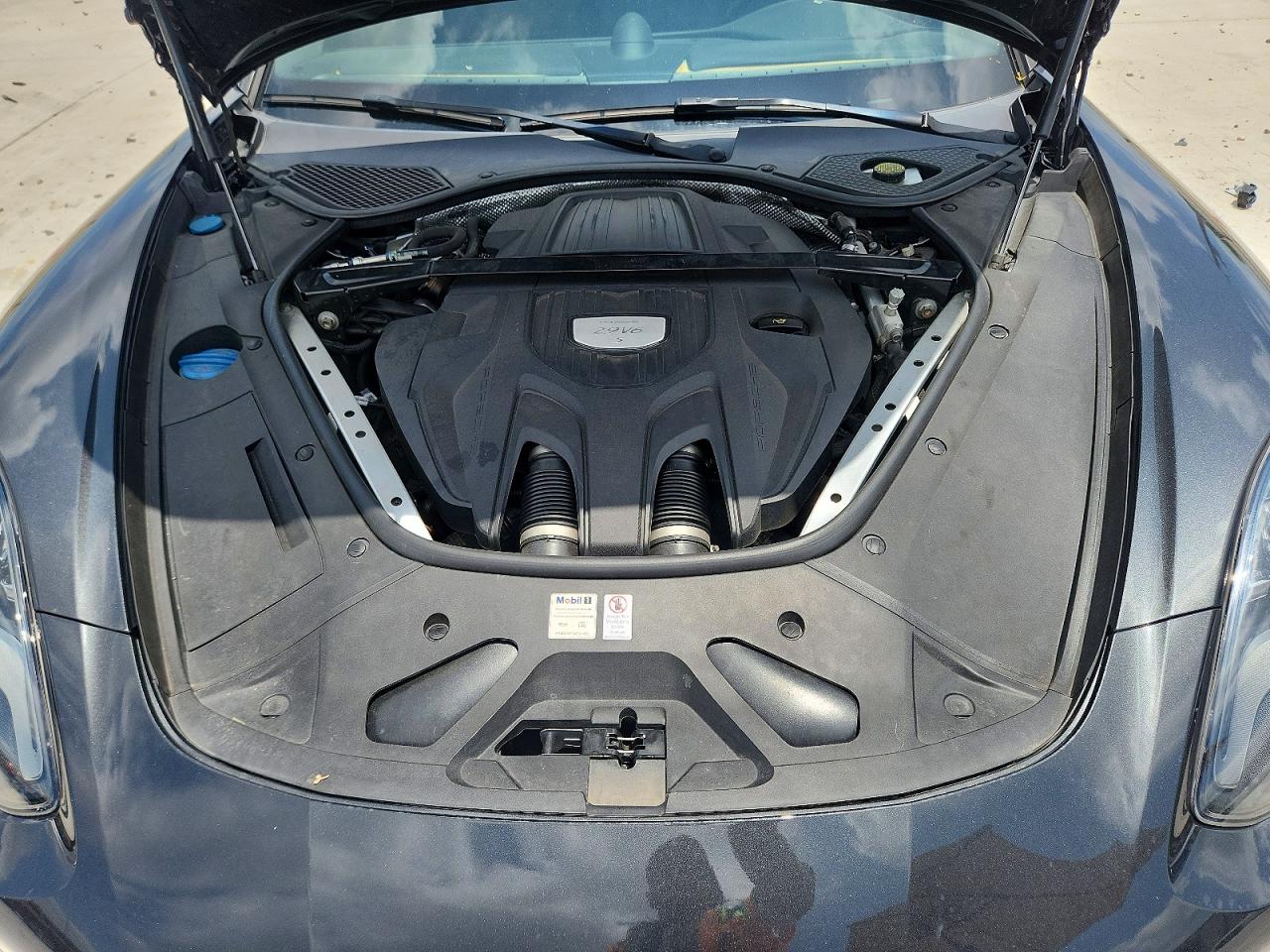 2018 PORSCHE PANAMERA 4S