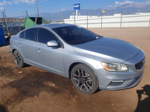 2017 VOLVO S60 Dynamic