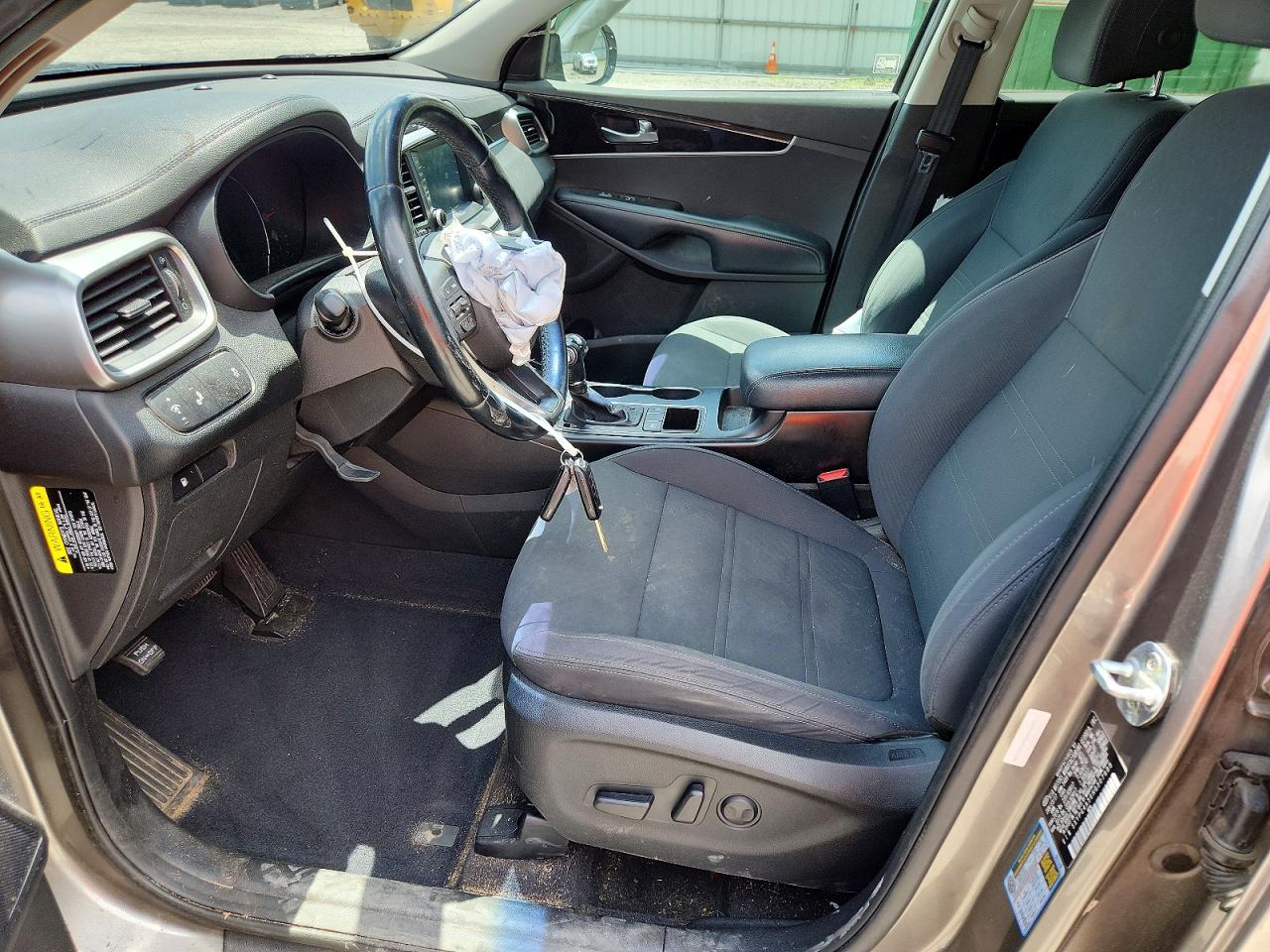 2017 KIA SORENTO L, LX