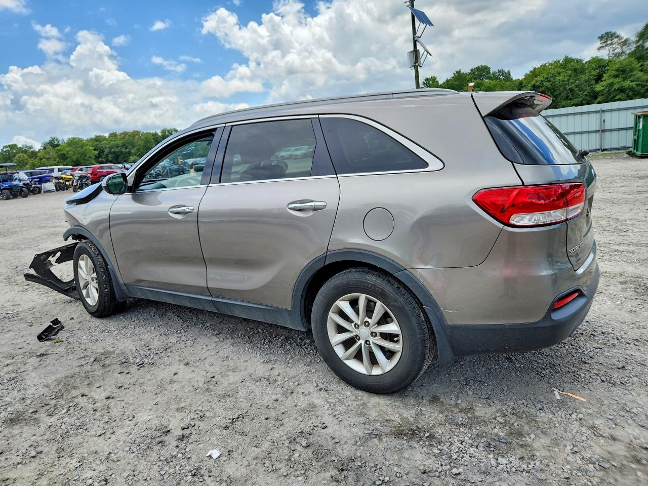 2017 KIA SORENTO L, LX