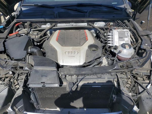 2020 AUDI SQ5 quattro Prestige — Engine bay