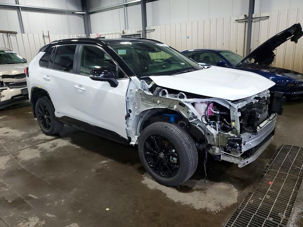 2025 TOYOTA RAV4 XSE