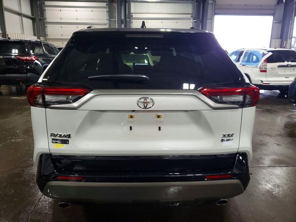 2025 TOYOTA RAV4 XSE