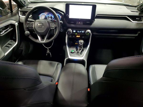 2025 TOYOTA RAV4 XSE