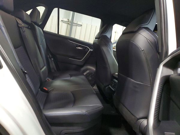 2025 TOYOTA RAV4 XSE