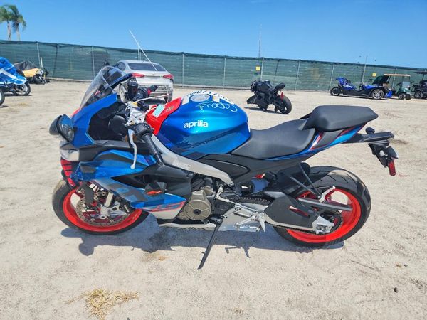2026 APRILIA RS