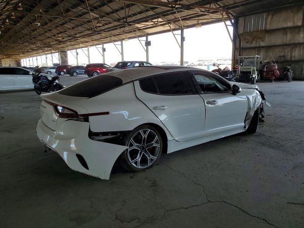 2018 KIA STINGER GT1