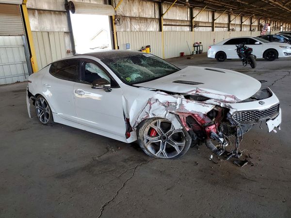 2018 KIA STINGER GT1
