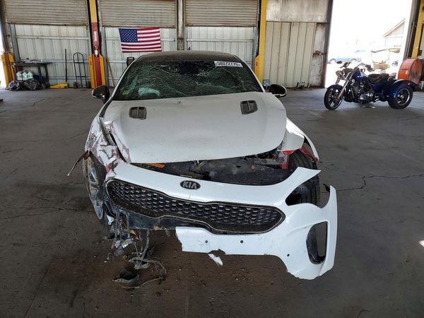 2018 KIA STINGER GT1
