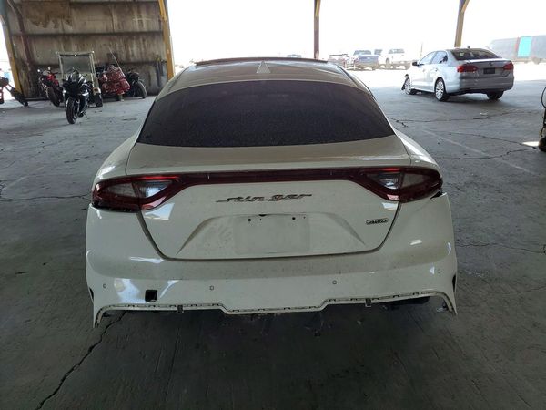 2018 KIA STINGER GT1