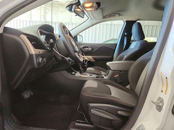 2017 JEEP CHEROKEE SPORT 4X4