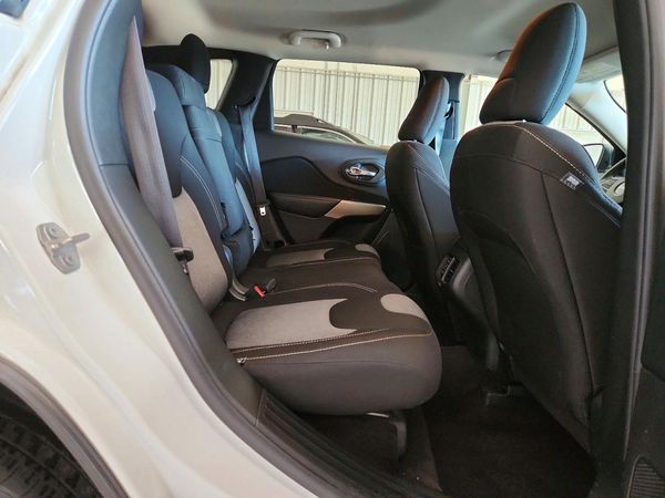 2017 JEEP CHEROKEE SPORT 4X4