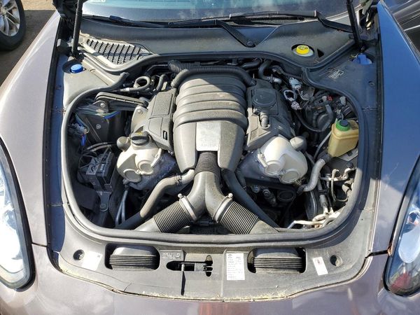 2015 PORSCHE PANAMERA Base (2WD), 4 (4WD) — Engine bay