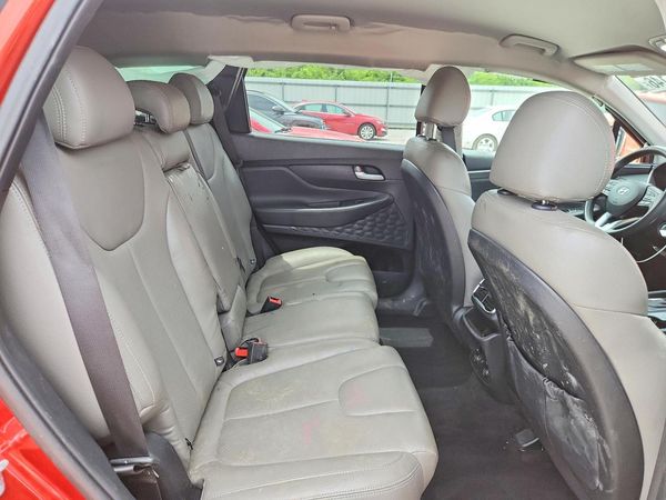 2019 HYUNDAI SANTA FE SE