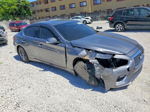 2022 INFINITI Q50 LUXE