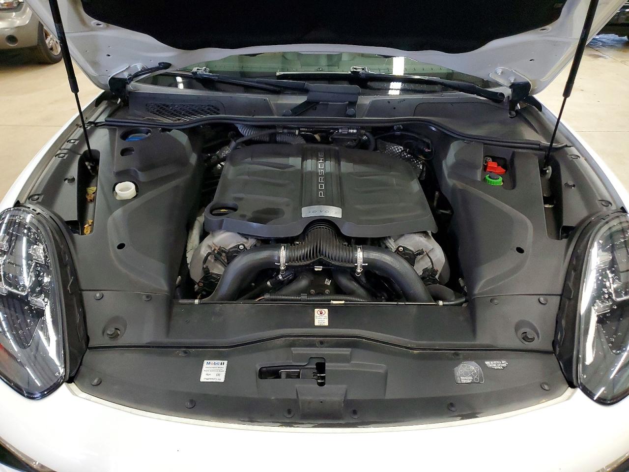 2015 PORSCHE CAYENNE