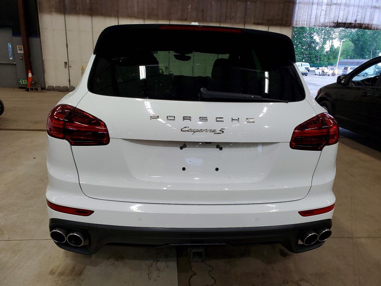 2015 PORSCHE CAYENNE