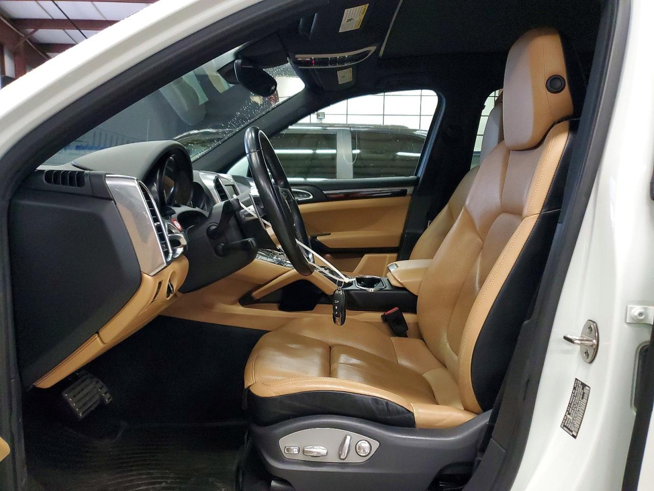 2015 PORSCHE CAYENNE