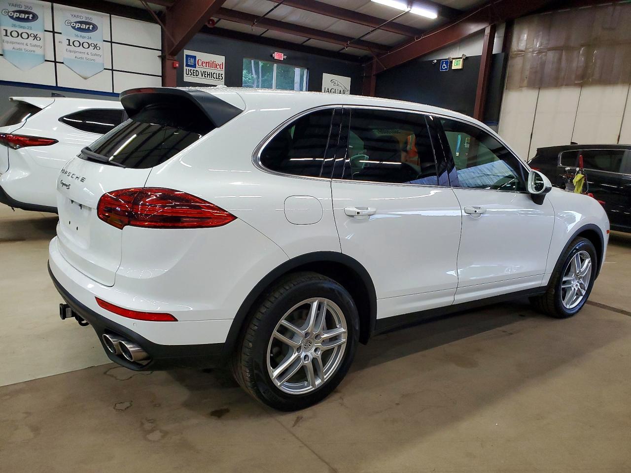 2015 PORSCHE CAYENNE