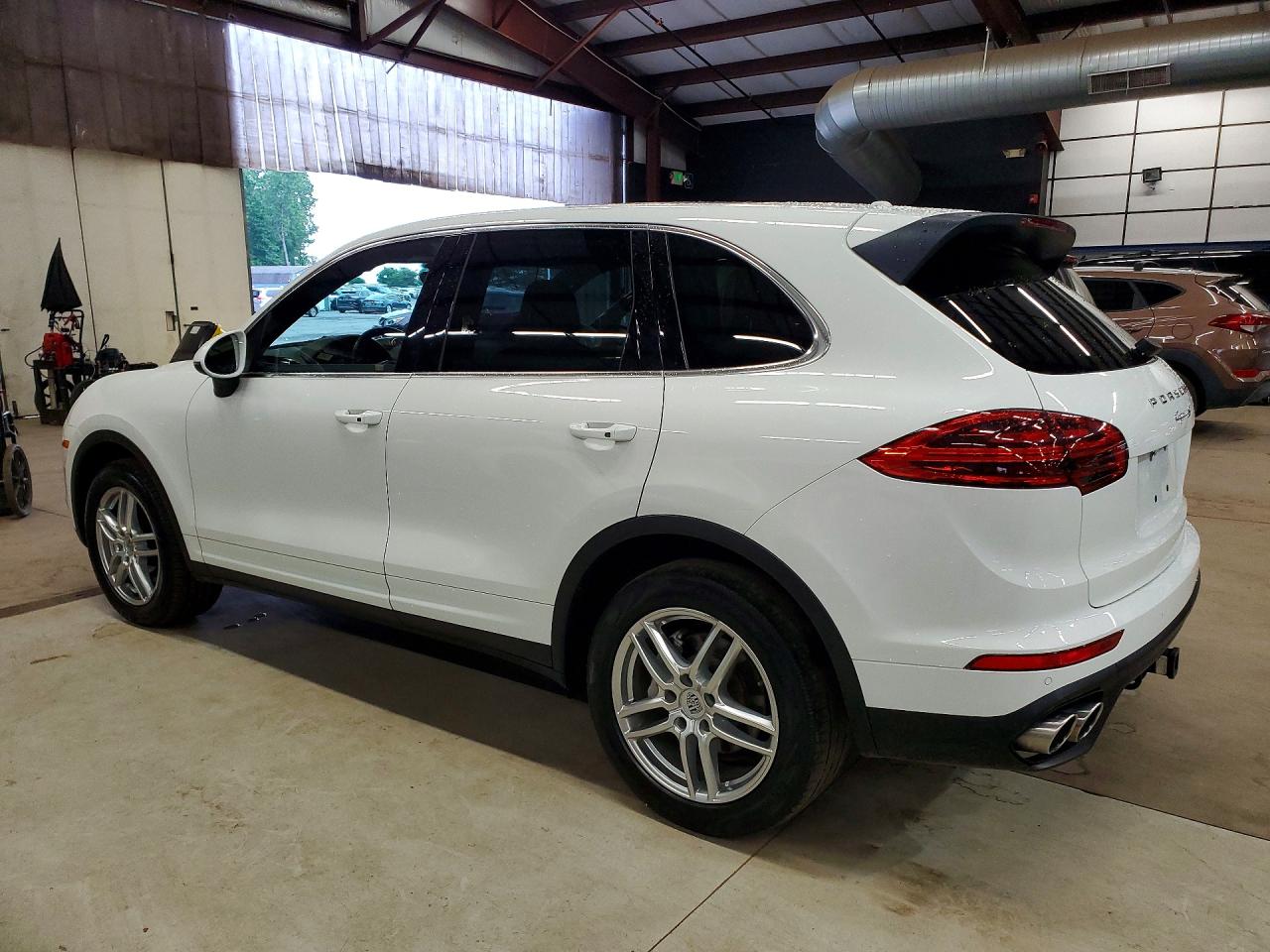 2015 PORSCHE CAYENNE