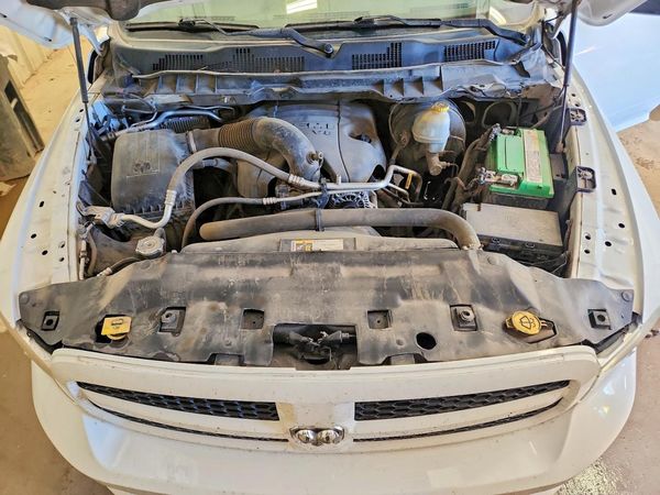 2015 RAM 1500 ST CREW CAB 4X2