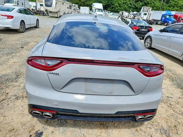 2021 KIA STINGER Base