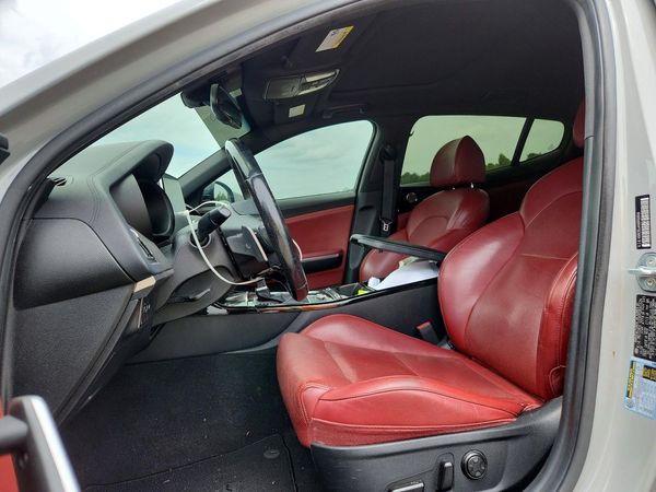 2021 KIA STINGER Base