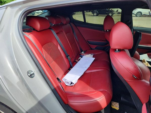 2021 KIA STINGER Base