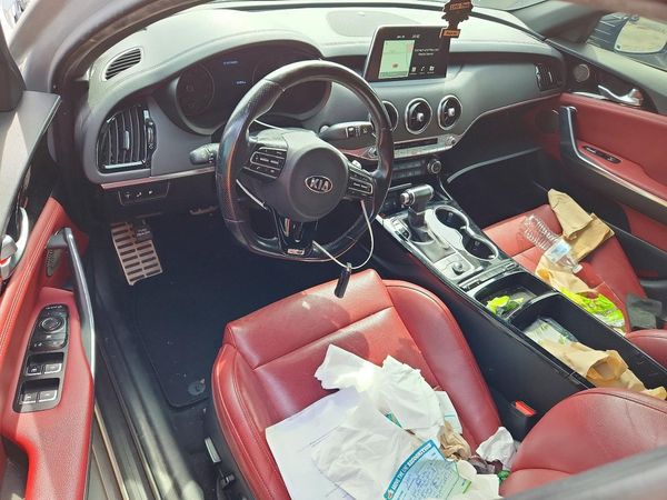 2021 KIA STINGER Base