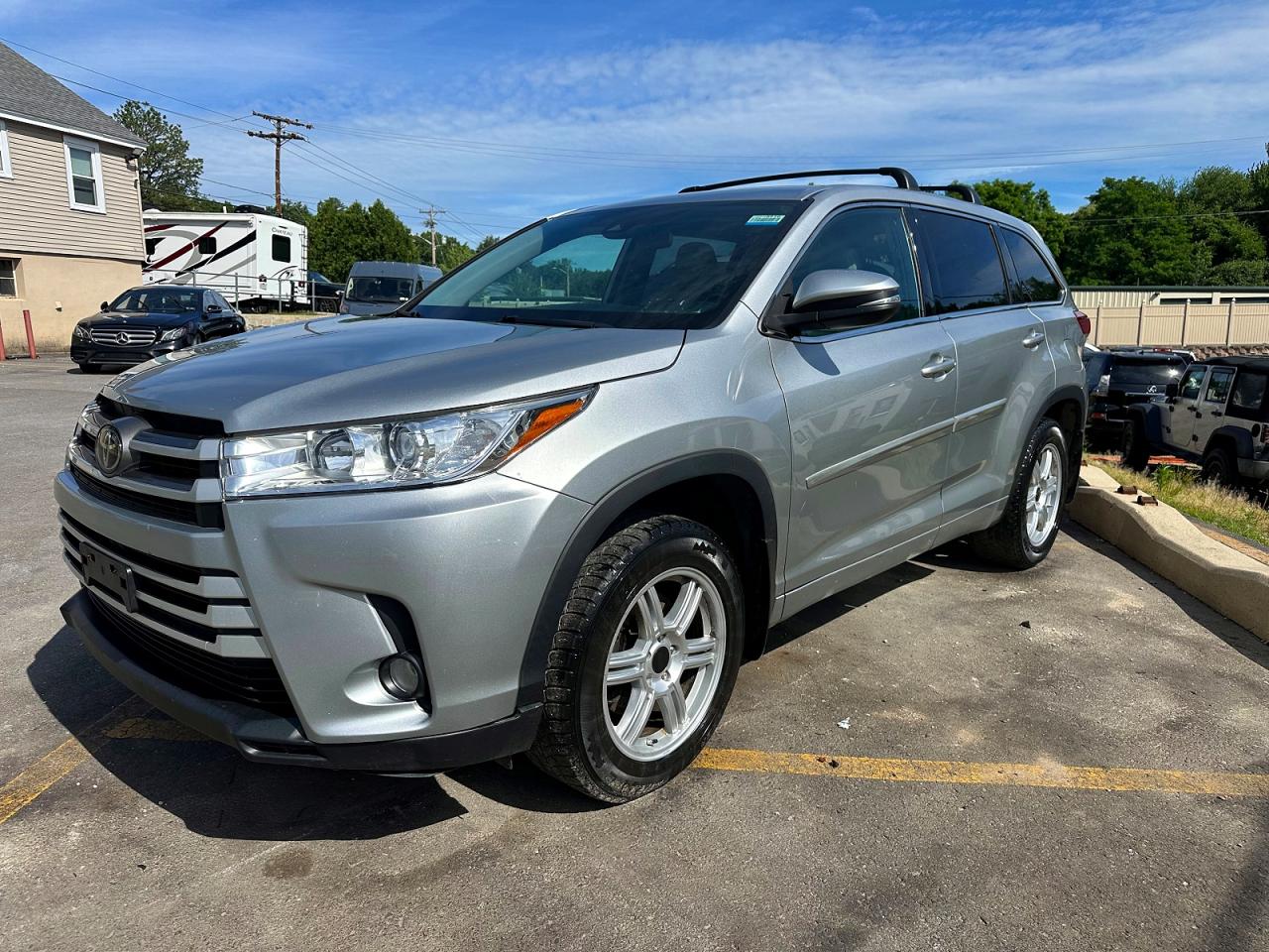 2018 TOYOTA HIGHLANDER LE/LE Plus