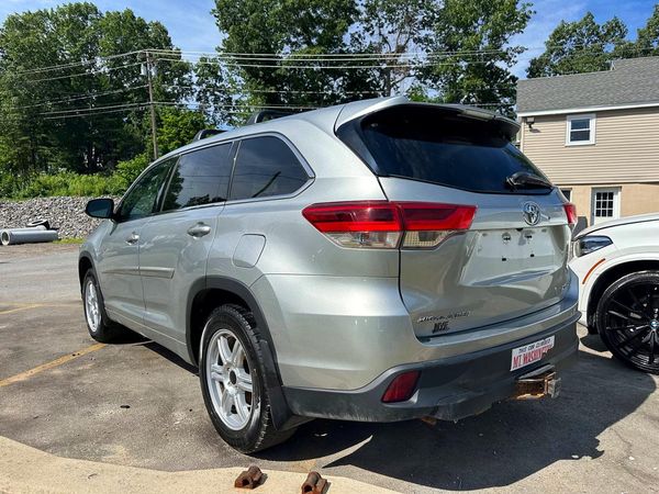 2018 TOYOTA HIGHLANDER LE/LE Plus