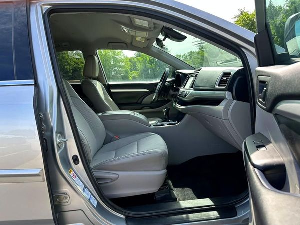 2018 TOYOTA HIGHLANDER LE/LE Plus