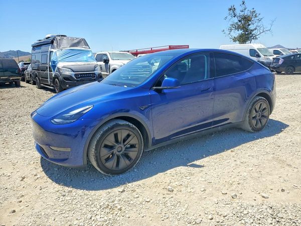 2025 TESLA MODEL Y
