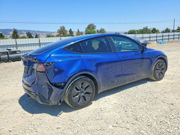 2025 TESLA MODEL Y