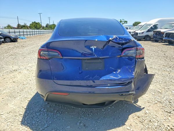 2025 TESLA MODEL Y