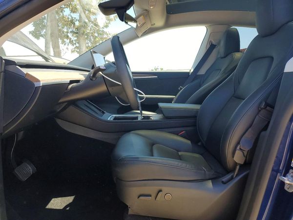 2025 TESLA MODEL Y