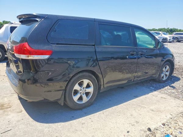 2012 TOYOTA SIENNA