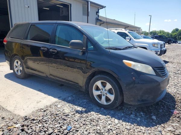2012 TOYOTA SIENNA